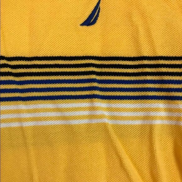 Men’s Nautica Top - Picture 2 of 3